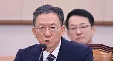 韩国总统李在明这时候要对国民力量党进行发难，他说提拔的法务部长郑成浩已经明确地表