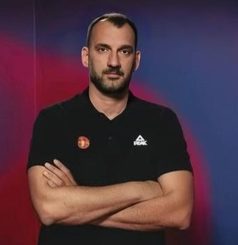 黑山男篮主教练：广东男篮是NBA级别的俱乐部。黑山男篮主教练拉多维奇新赛季将加盟