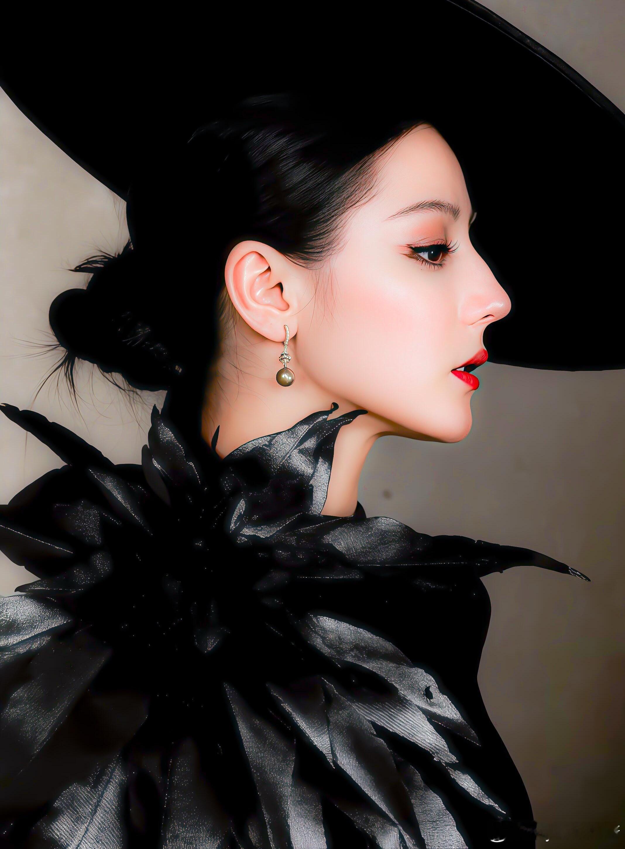 真女王大女主的既视感～～迪丽热巴​​​