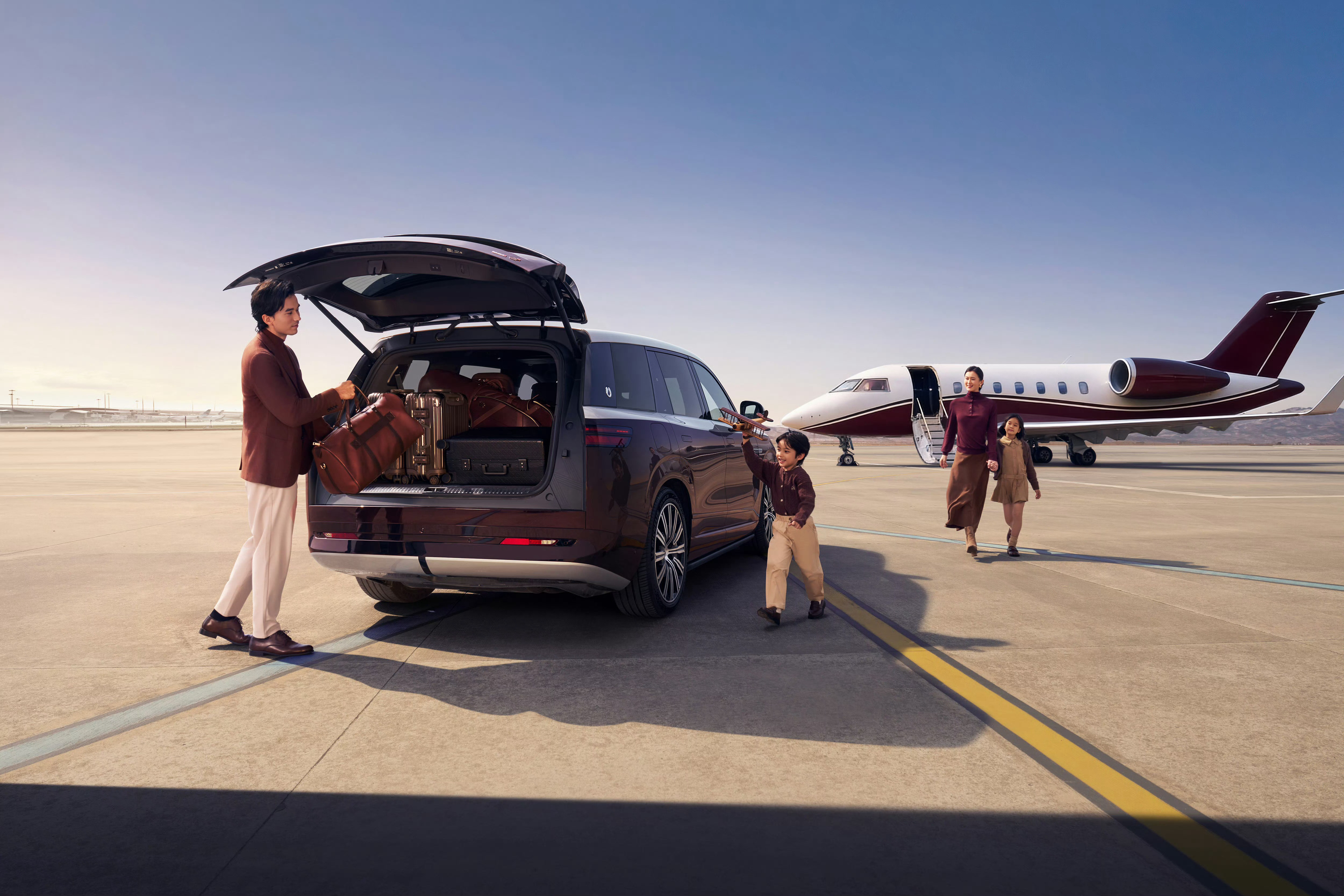 腾势N9，符合一台豪华车定位，该有的用车需求！