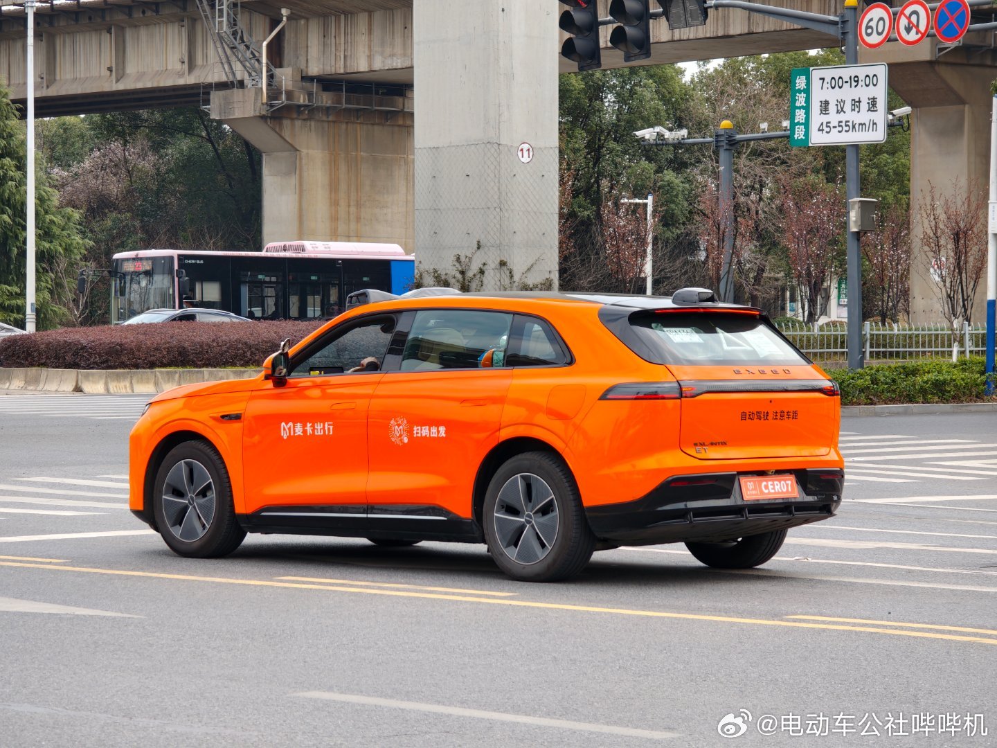 这是什么，专门测试辅助驾驶的车吗？