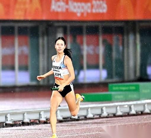 韩国队在2026爱知·名古屋亚运混合4×100米接力预赛拿到了单独重赛的资格，四