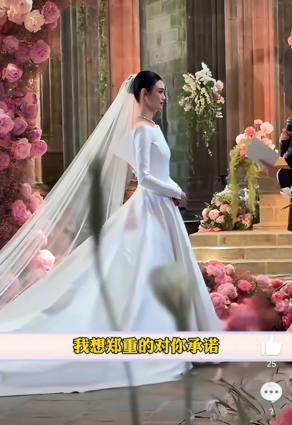 何猷君改写婚誓，删掉传统誓词里的“贫穷”，换成顺境低谷、热闹与安静...