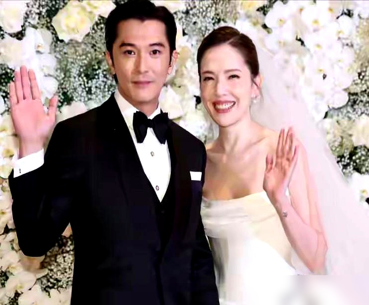 邱泽结婚，杨丞琳送祝福，唐嫣一个字都没说。当年他伤杨丞琳伤得狠，公开说不熟。对唐嫣更绝，不承认恋情，