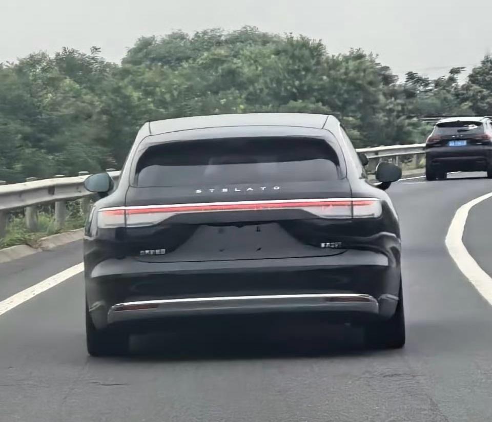 享界S9T这个车位正经不错[墨镜]​​​