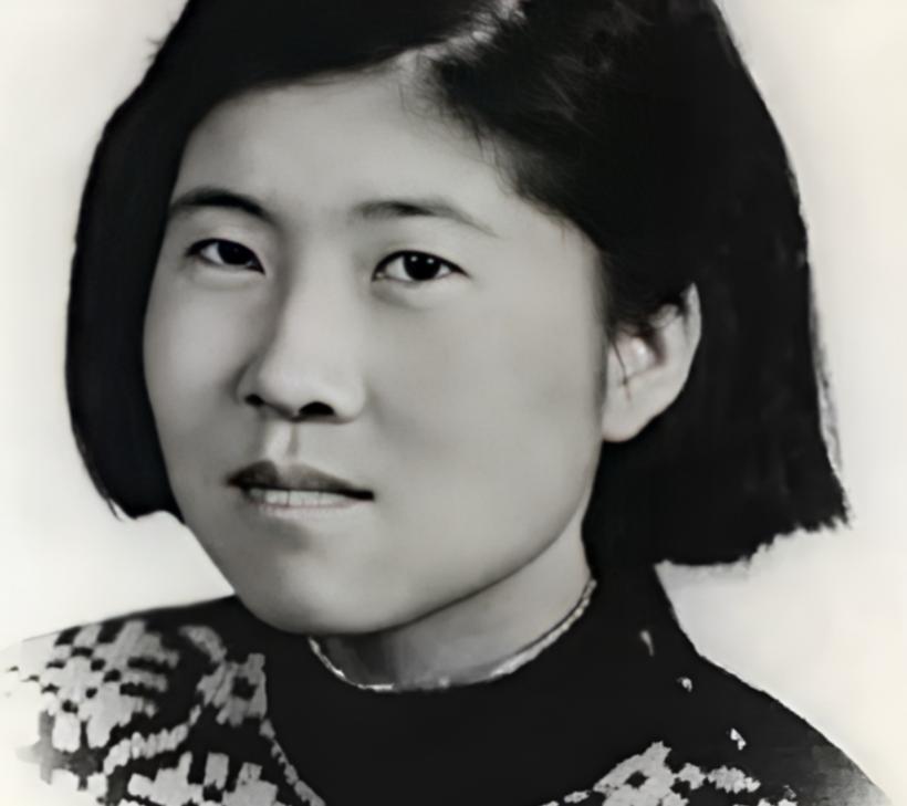 1958年，杨虎城的小女儿杨拯陆，准备与未婚夫举办婚礼，然而几天后，人们却在冰雪