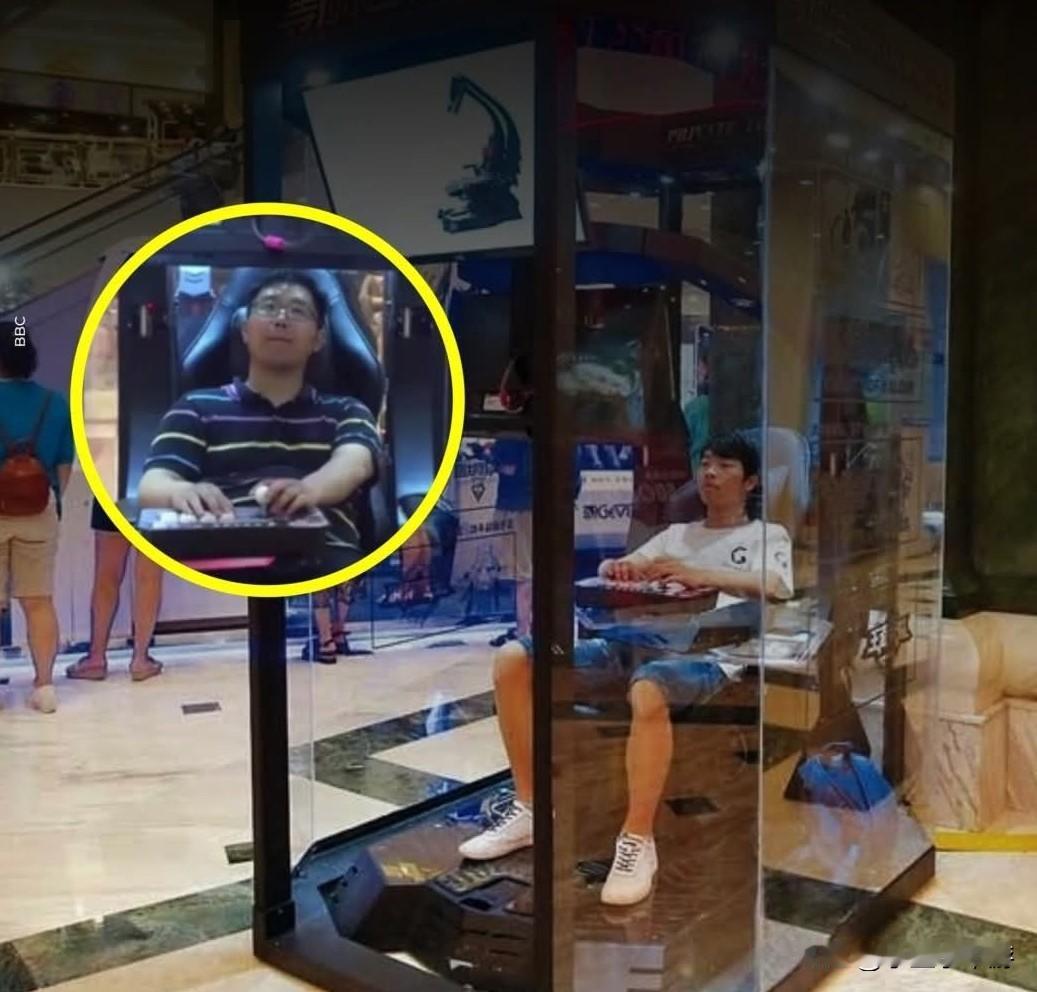 中国上海某购物中心设“丈夫休息舱”引全球关注中国上海的一家购物中心，凭借一