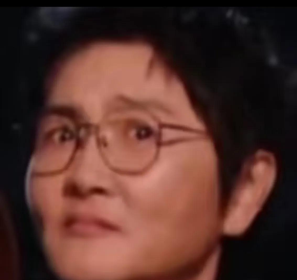 孙楠又出表情包了！不知是不是后悔自己当年走得太快？留下来，说不定就是歌王了。