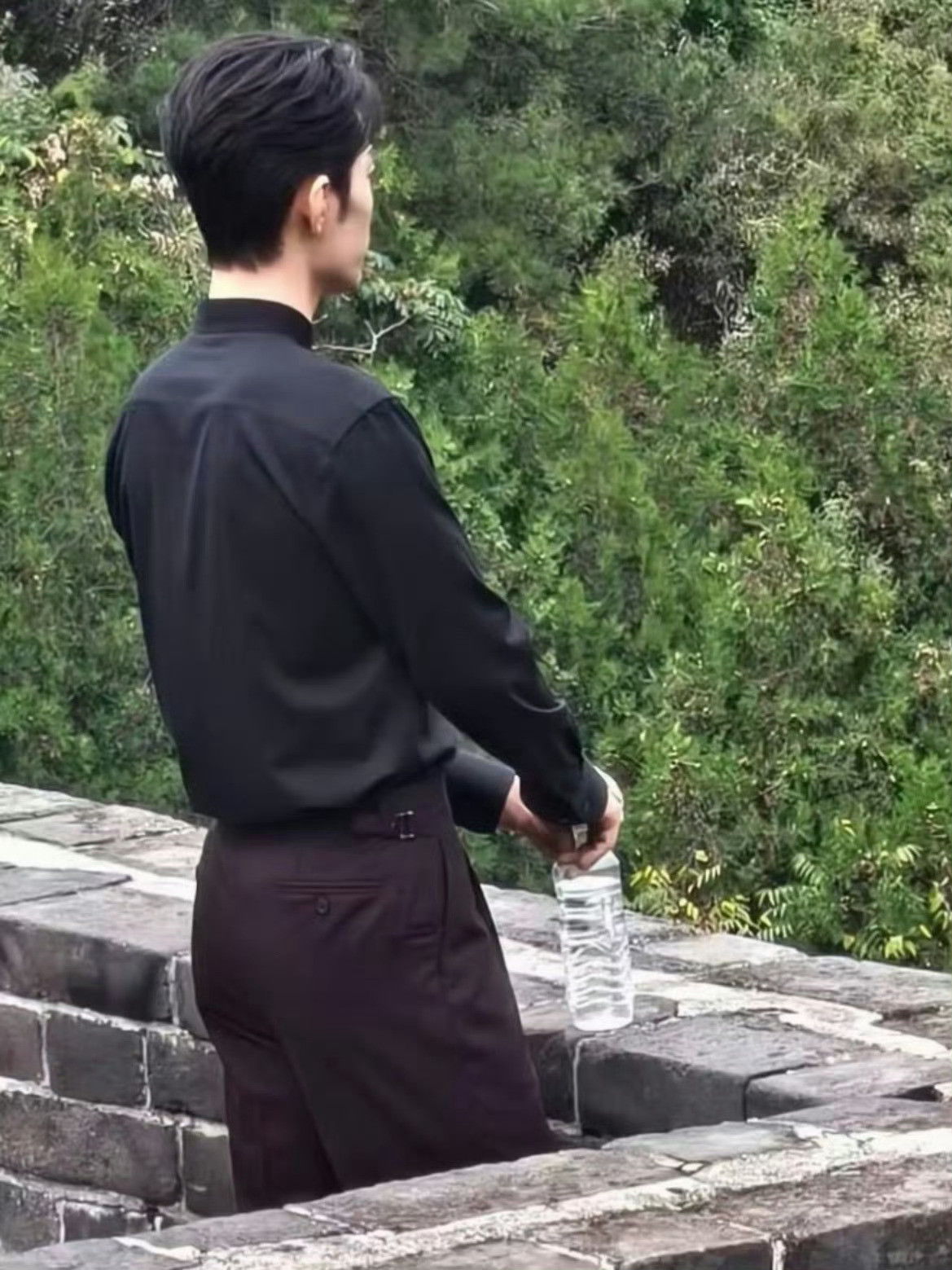 肖战去金山岭长城了❤️肖战在长城拍啥呢仿佛都在金山岭长城偶遇肖战！啊啊啊，好