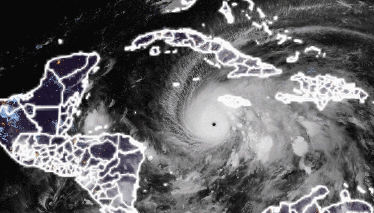 级飓风梅丽莎巅峰风速77米/秒、150节，远超台风桦加沙的62米