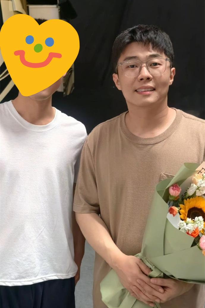 周九良到郭麒麟新剧《此处通往繁星》客串角色。周九良是郭德纲九字科徒弟，有着“小先