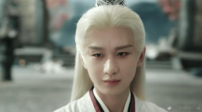 现在的影视圈两极分化，一方面是实力派低调出好作品，另一方面是流量明星出热剧，但好