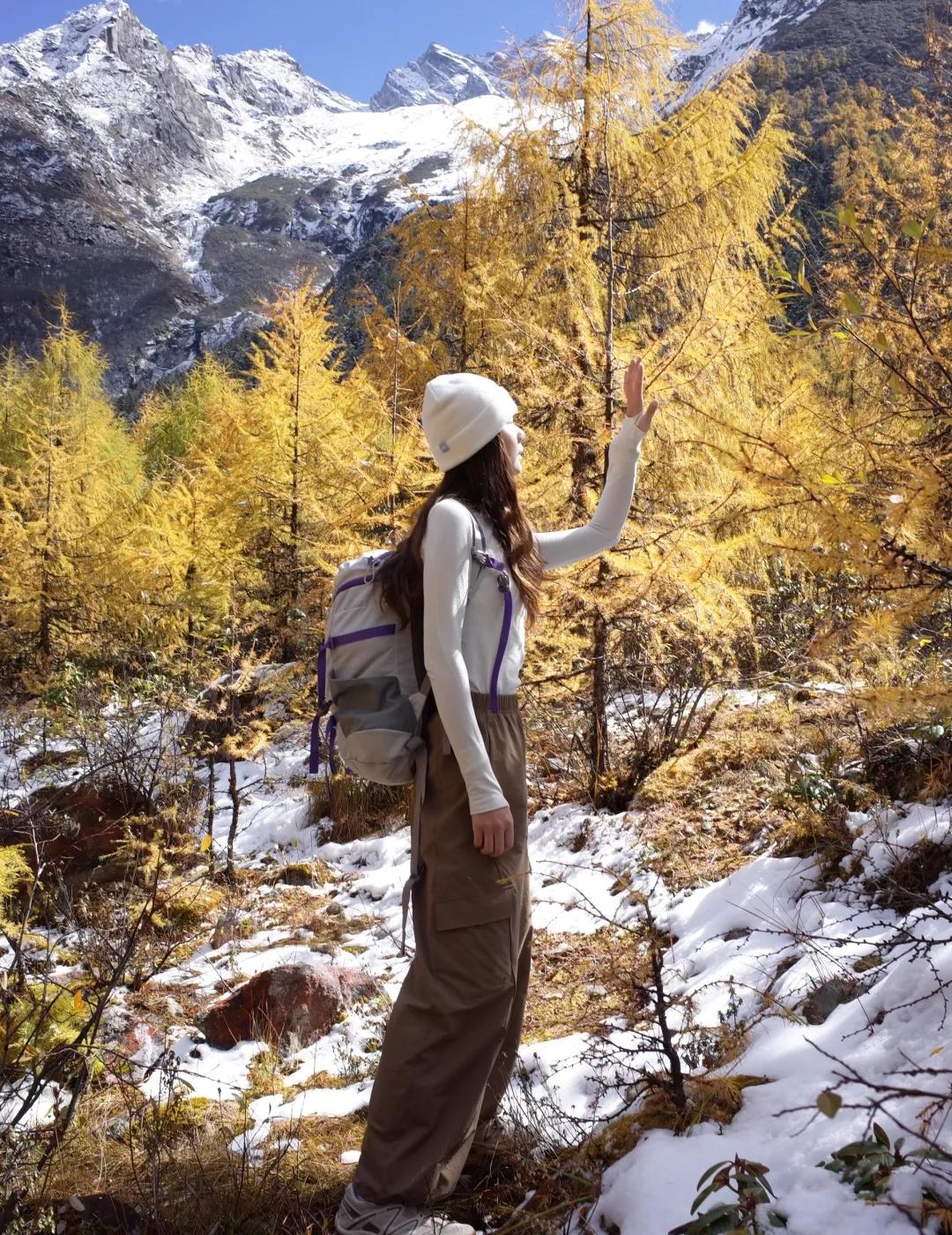 🍂秋天会拥抱每一个走到户外的人有一些地方和秋天在印象里是关联的就好像想