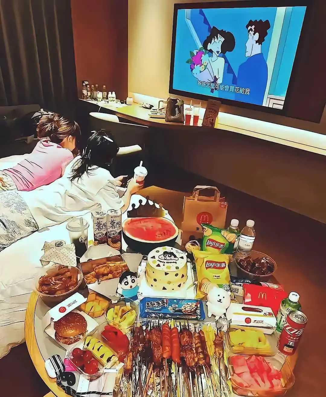 一个月五千能吃的起不