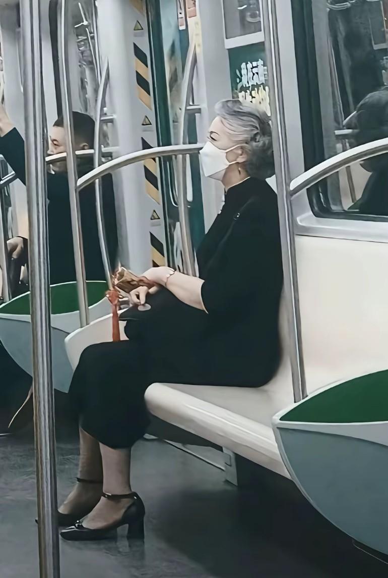 法拉利老了也是法拉利还是得个高肤白瘦才有这效果，背挺得比年轻人还直，其他的可以