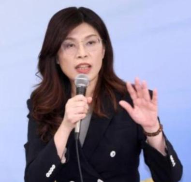 升格了！郑丽文主持国民党中常会裁撤组发会下面的“退伍军人部”新设立“黄复兴委员会