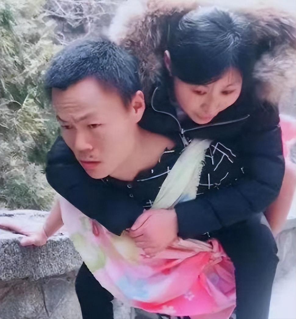 2008年，山东21岁女子为爱翻墙私奔摔成瘫痪。男友知道后，不惜与父母断绝关系，