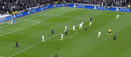 你告诉我这是1米93的中后卫？这是中后卫能干出来的事吗？这球可以竞争普斯卡什奖