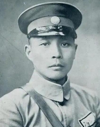 1938年6月，国民党上将钱大钧，走进军统湖北站，当着一众人特务的面，拔枪击毙了