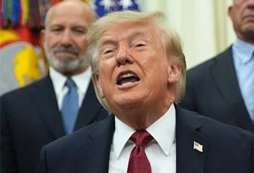 离谱，特朗普一句话把伊朗整笑了。他说既然霍尔木兹海峡已经被美国掌控，干脆改名