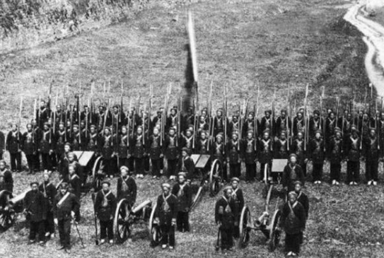 1870年，两江总督马新贻被刺身亡，慈禧震怒，派曾国藩前去彻查，不料，曾国藩拖延