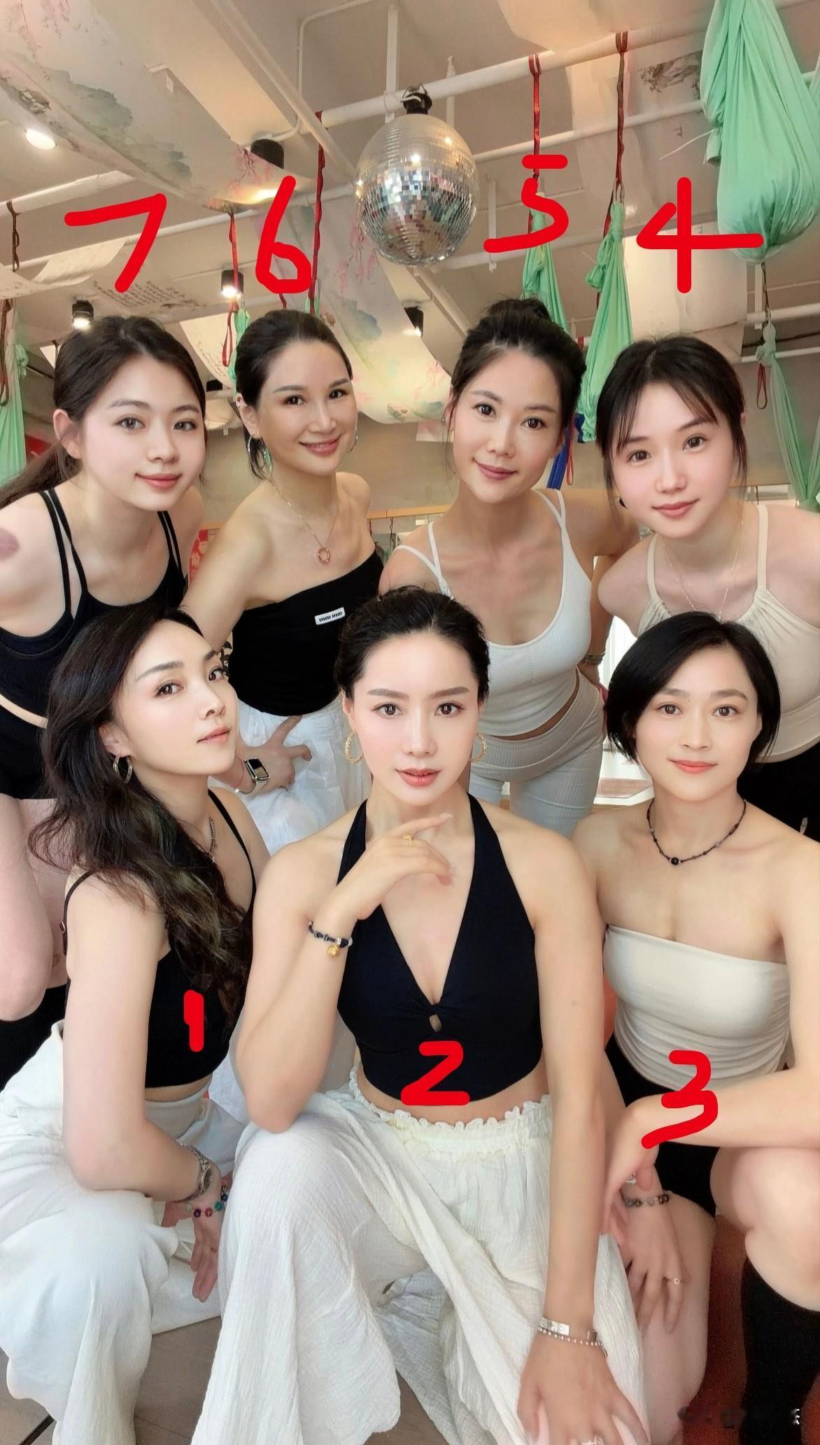 70后练瑜伽，看上去谁最显年轻？