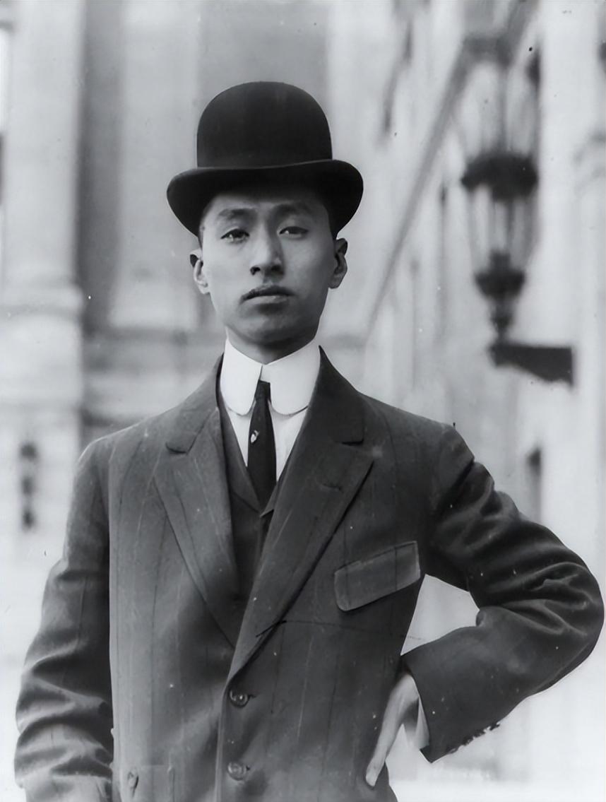 1972年，章含之前往纽约参加联合国大会。临行之际，毛先生叮嘱她，顺道看望顾