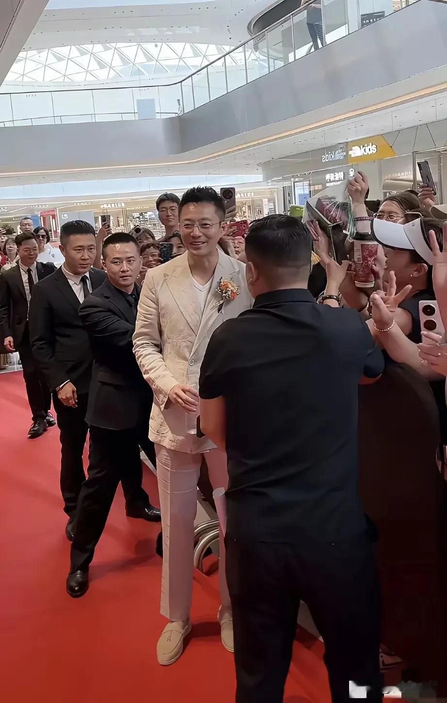 不管怎么讲汪家还是要感谢大S的先不说十年婚姻怎么样那是大人之间的纠葛