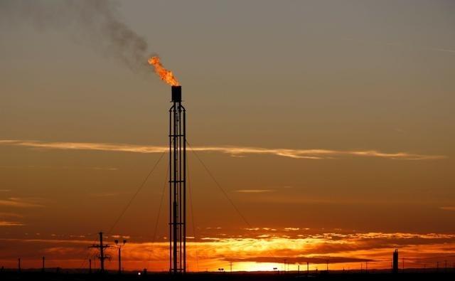 美国最大油田要爆了！这个叫二叠纪的油田，在产出原油过程中，产生了大量含盐废水，比