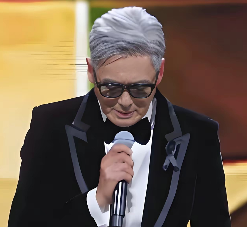 我表妹去过MAMA颁奖会现场回来她说了句大实话周润发真的和电影里的不一样，根