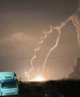 千万不要炸犹太人的淡水处理厂！以色列缺水，没了水必然大乱！千万不要炸犹太人的发电