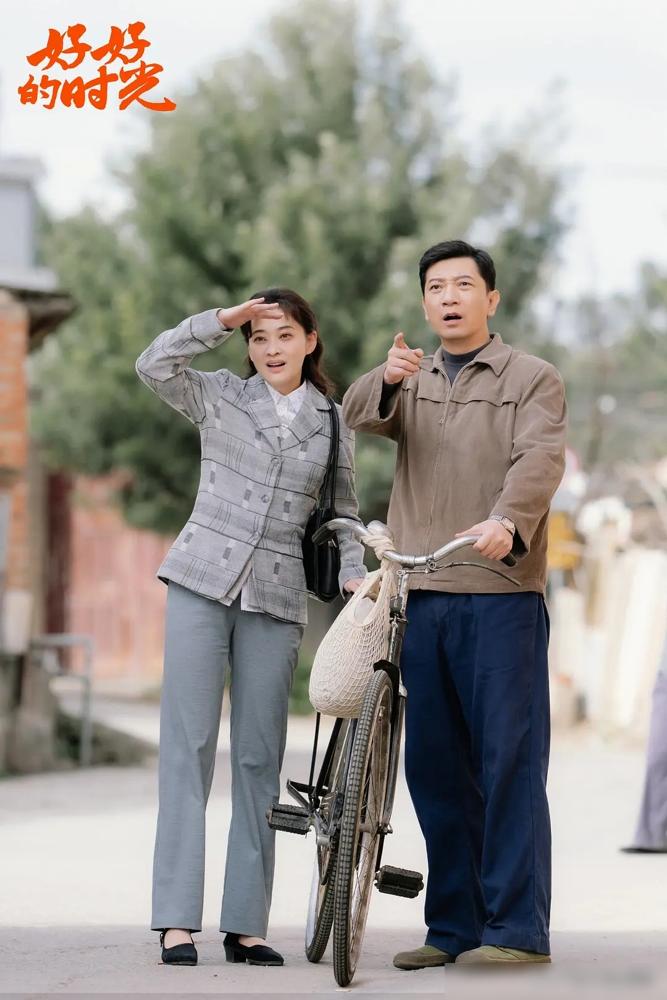 继女未婚先孕要砸爹的铁饭碗，梅婷塞热水袋装自己怀孕，全网骂全家发癫？你想啊