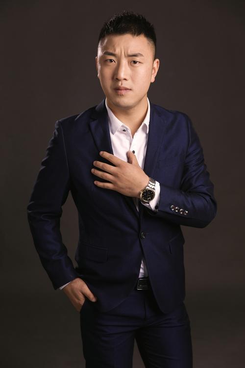湖南名嘴罗刚逝世，一代人的午夜记忆落幕2025年10月10日，湖南经广原主