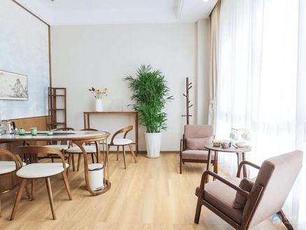 我们很多人都说改善型就120往上的大户型，其实都错了。我可以负责任的说，随着养老