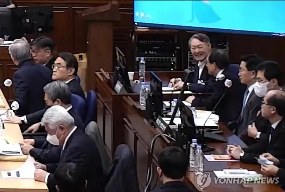 好家伙，韩国检方“总统克星”的名号果然不是白叫的，上一次还只对尹锡悦求刑10年，
