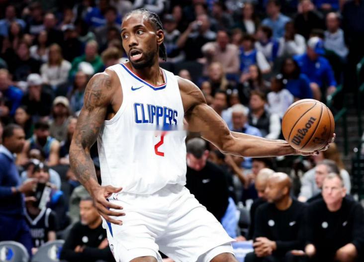 NBA常规赛，洛杉矶快船在主场战胜东部第一底特律活塞，豪取4连胜。快船先后在客场