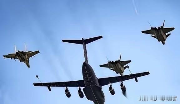 说真的，今天看到一个细节，直接给我干沉默了。歼-16的飞行员，飞一趟远程巡航，