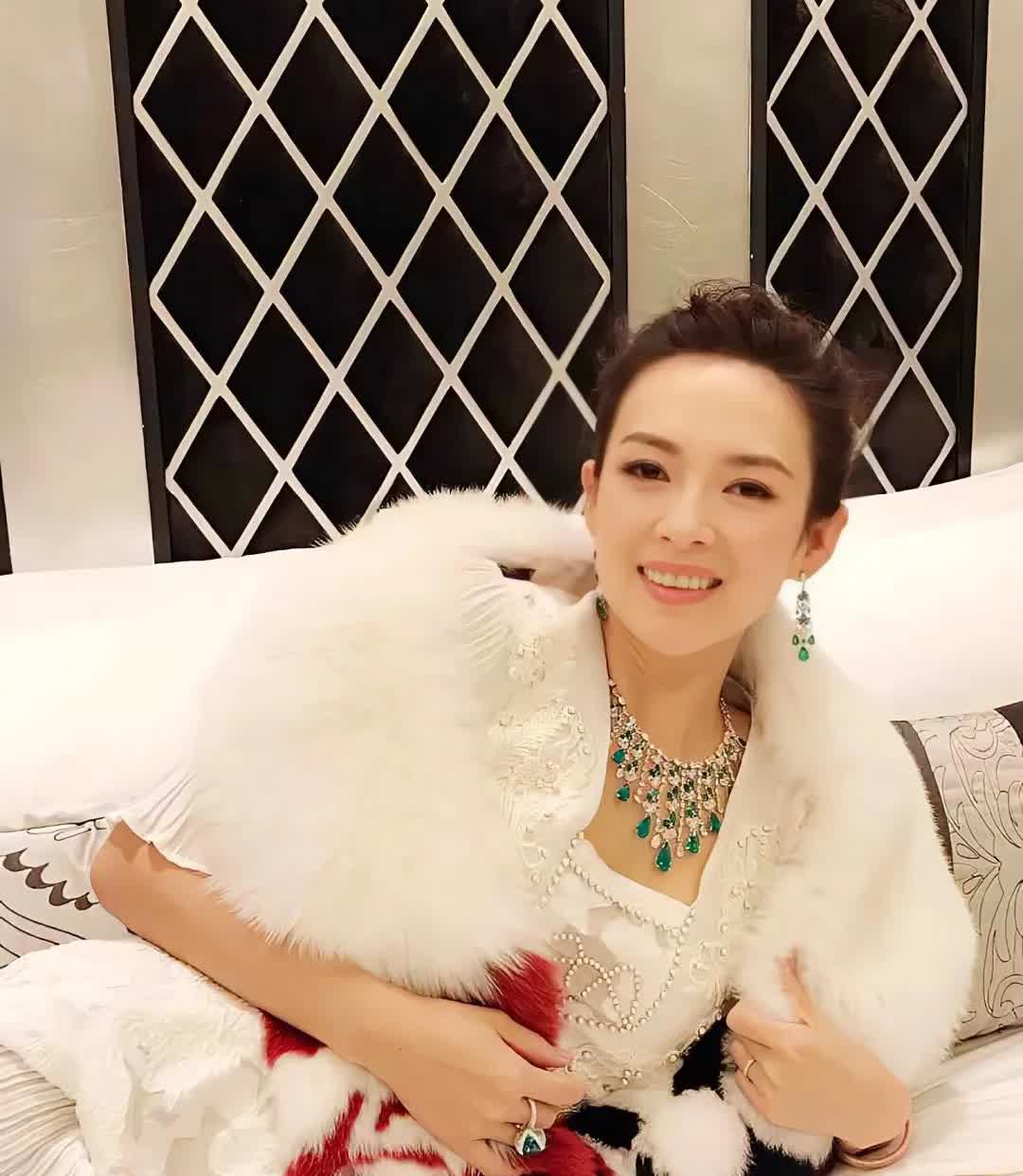 到今天我才看清了章子怡的美貌，之前总觉得她没有范冰冰好看，总觉得有点寡淡