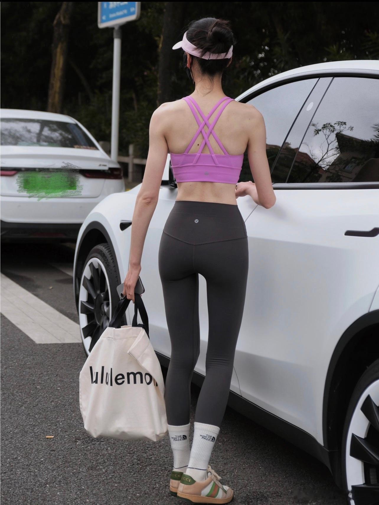 lululemon中国市场成救命稻草lululemon给我印象最深的是防晒服和瑜