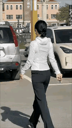 有的背影，你会留恋很久…