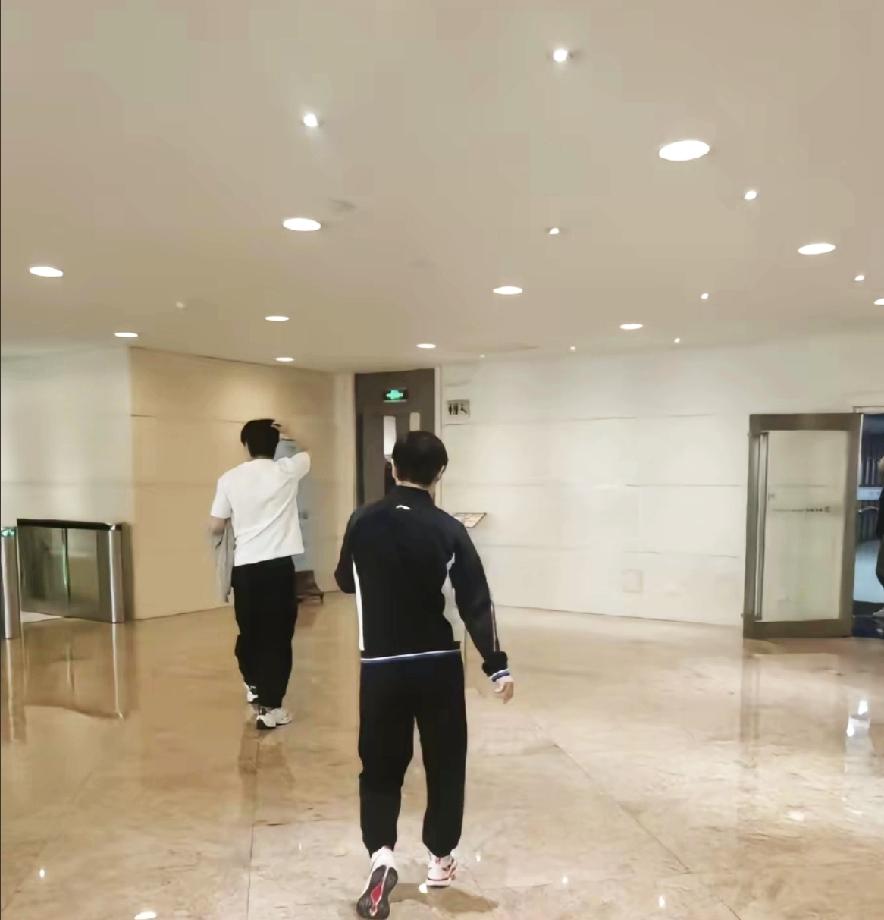 哈哈，不愧是北大研究生，“谣言”还得自己造，毕竟别人造得不放心，这是发生了