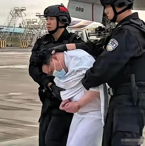 收钱还撕票，真是土匪都不如，千刀万剐也应该。7月20号北京首都机场，绑杀同胞潜