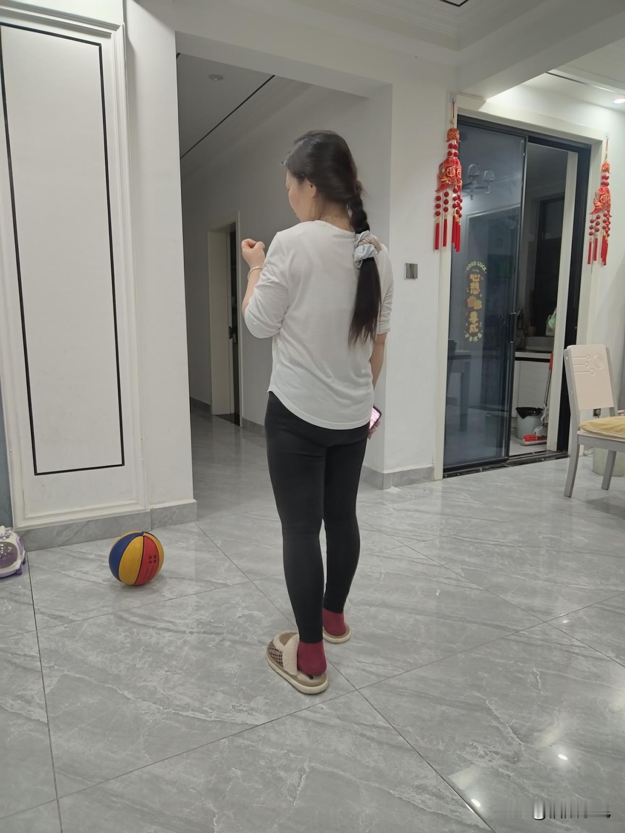 一男一女睡在一起一晚上什么事都没有发生，说明了什么？说明他俩是夫妻。这个