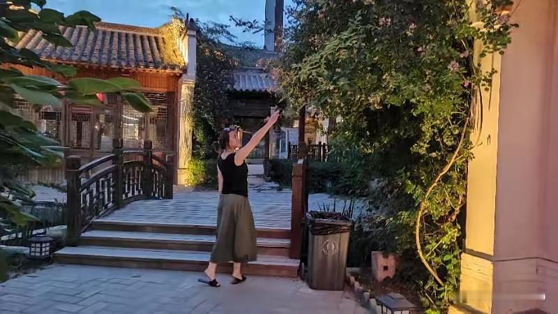 中年人的爱情我想放纵一次，独居十来年了，心里有个人。他丧偶离我二百公里。很