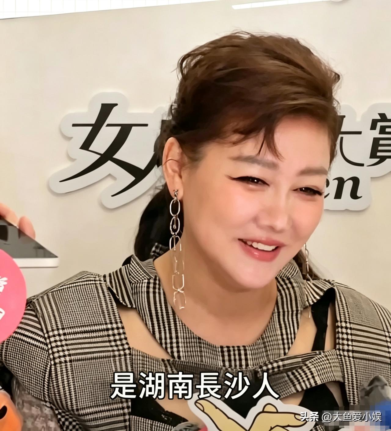 蓝心湄说：“我妈妈是湖南长沙人。我爸爸在的时候，固定每一年都会带妈妈回去看亲戚。