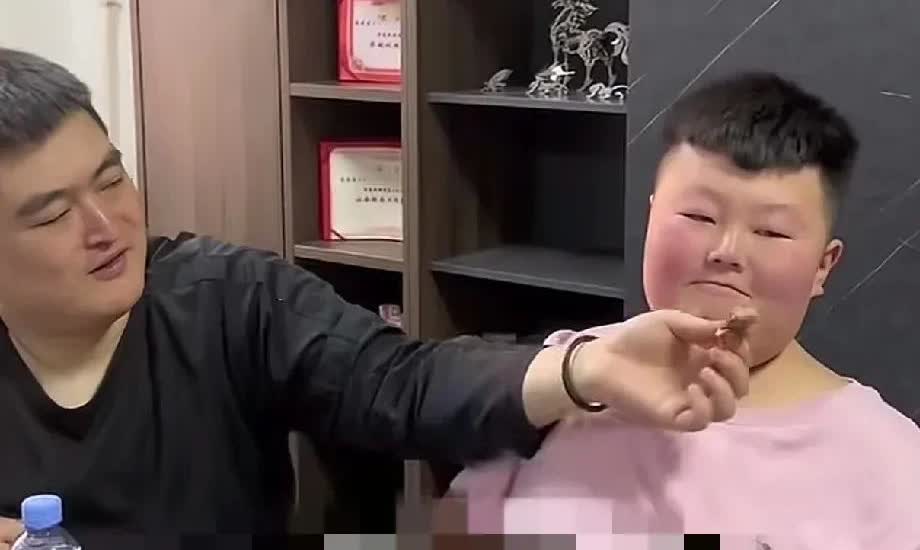 赵大牛，基因是改不了的！知名艺人赵本山的儿子赵大牛，他混的比他爹可差远了