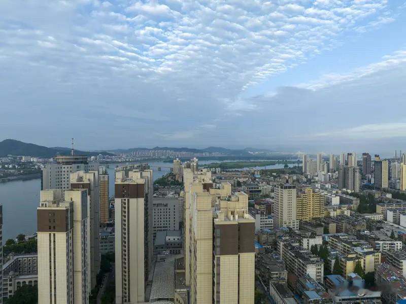 襄阳楼市：目前襄城区二手房均价跌至7000元/㎡，樊城区仅6000元/㎡，襄