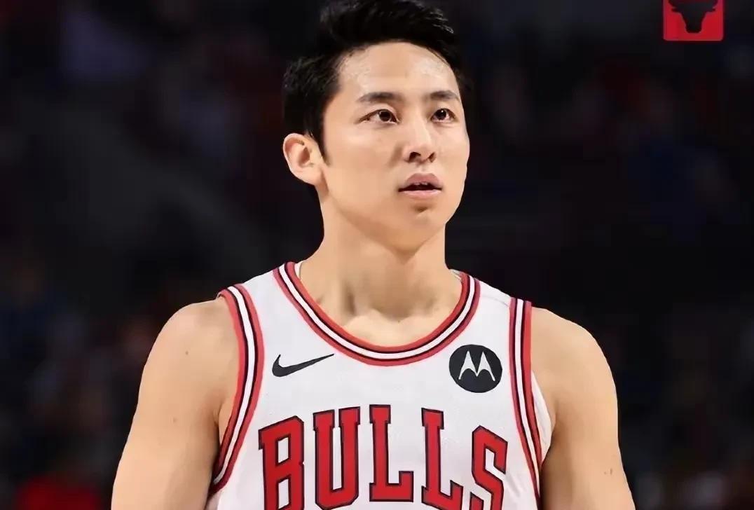 一个CBA都打不明白的NBA球员，要回来打亚洲杯的比赛，你说这事绕不绕。当下杨瀚