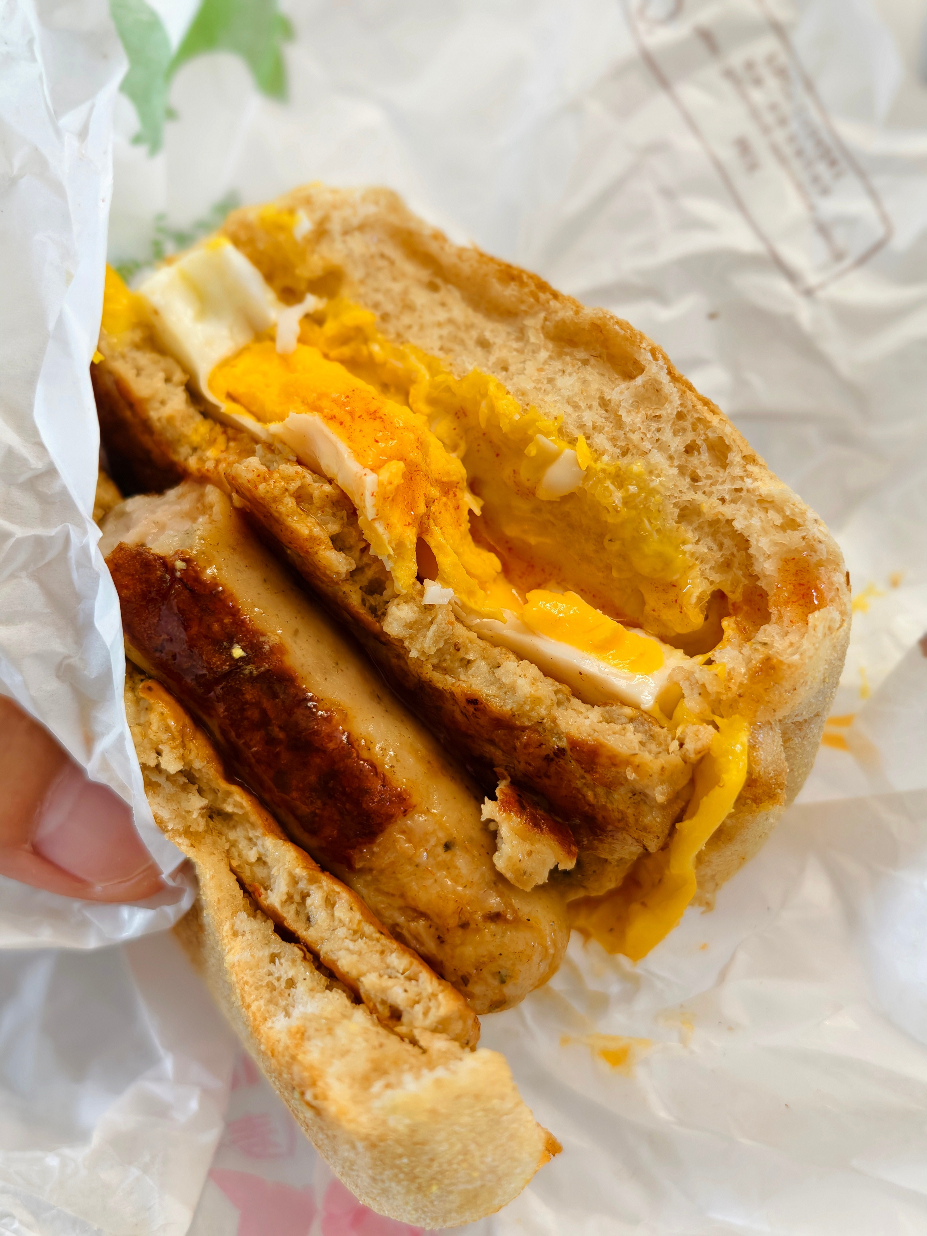 早基本每天早餐都吃麦麦kfc的🍔堡这些搭配辣椒仔和冰美式一起味道