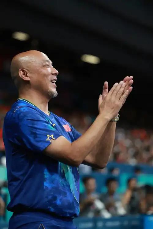 别猜了，马琳和王皓只是摆在台面上的人选。真正决定国乒总教练人选的，是另一个人。